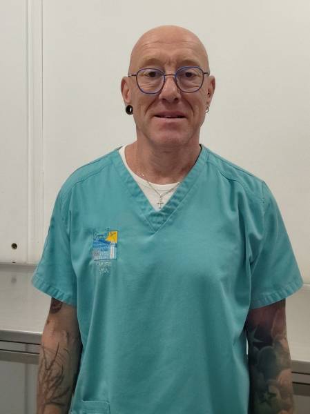 Bruno Lejeune ASV. En poste depuis 1991 et la création de la clinique, la clientèle n'a aucun secret pour lui !